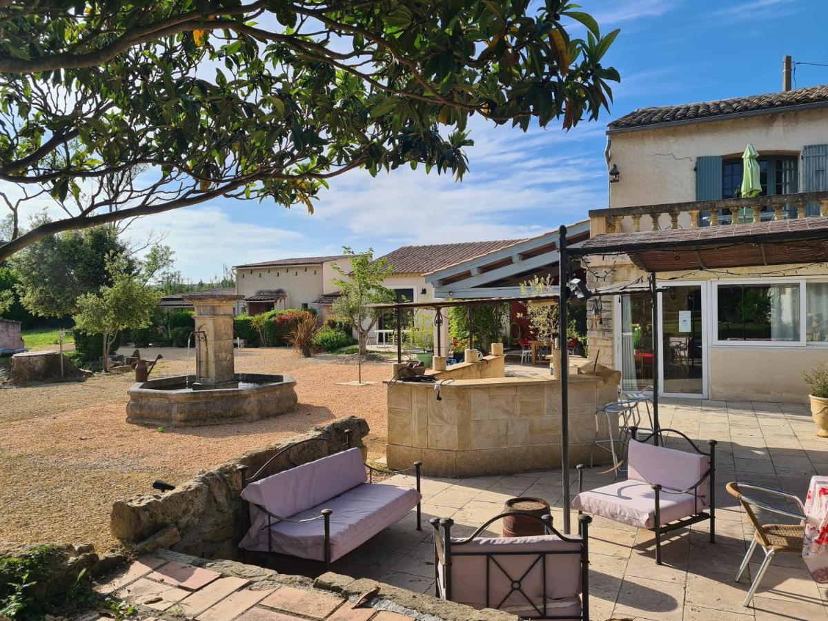 Les Buisses En Provence Piolenc Exterior foto