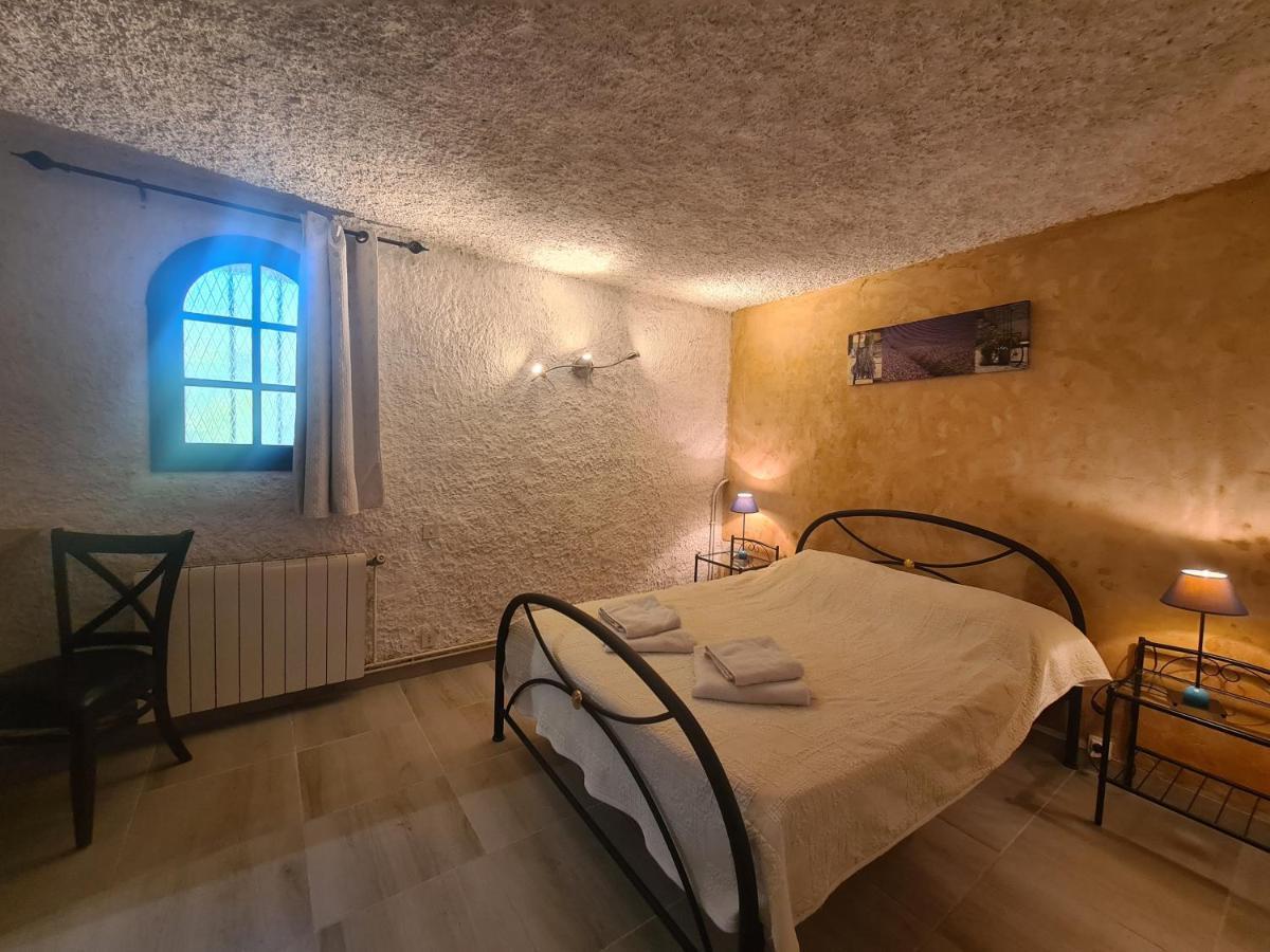 Les Buisses En Provence Piolenc Exterior foto